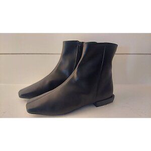 Linea Paolo Rad Bootie Black/NWOB, Size 4M